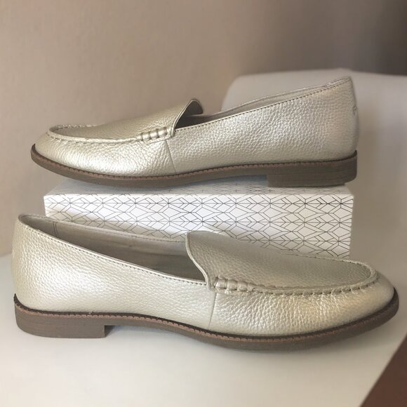 SPERRY Platinum Metallic Slip-On Topsiders · ﹏𓊝﹏☼⋆. - Picture 2 of 14